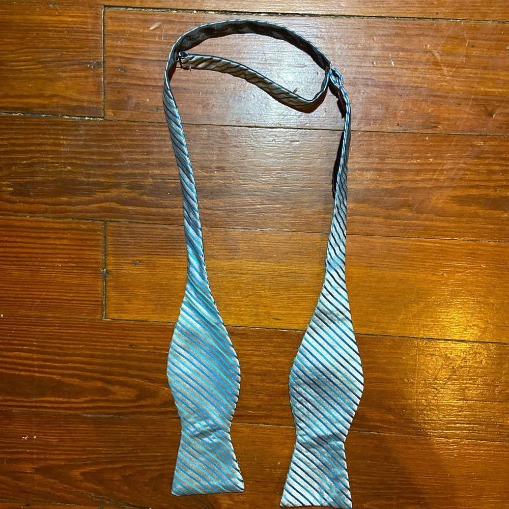 Silver and blue striped Alfani bow tie